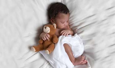 The 5 Worst Chemicals To Avoid in Store-Bought Baby Skin Care Products